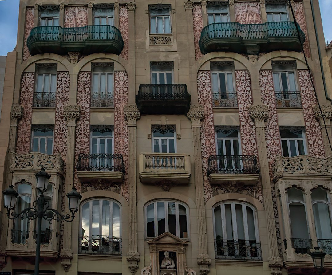 Noticias Valencia historic building facade